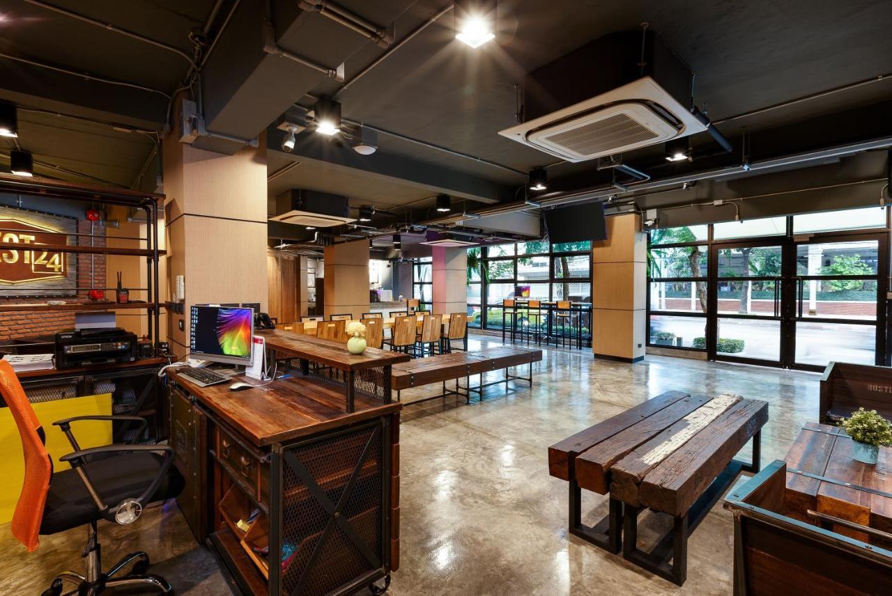 Rest24 Residence Bangkok Exterior foto