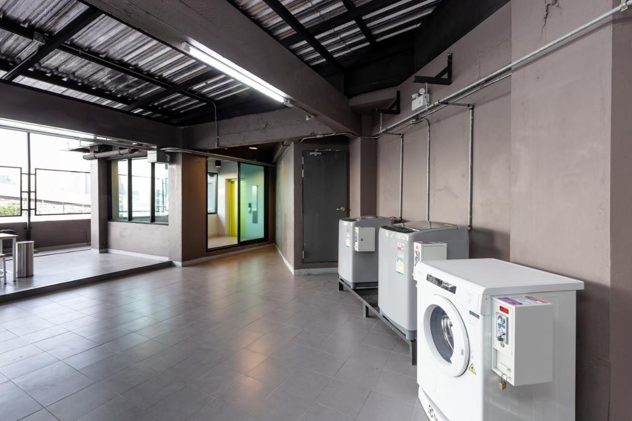 Rest24 Residence Bangkok Exterior foto